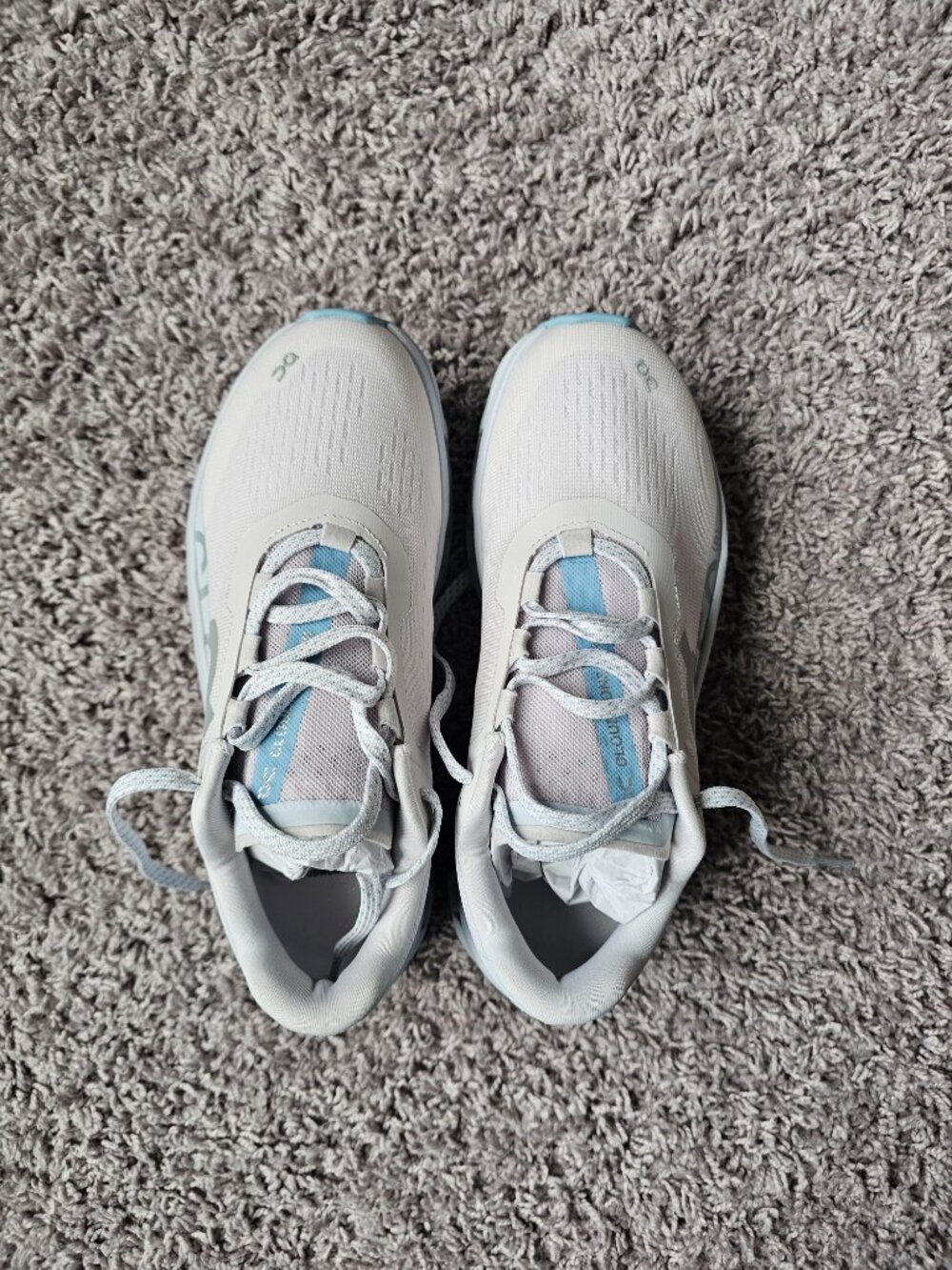 ON Cloudmonster Shoes in size 7 - Picture 2 of 8
